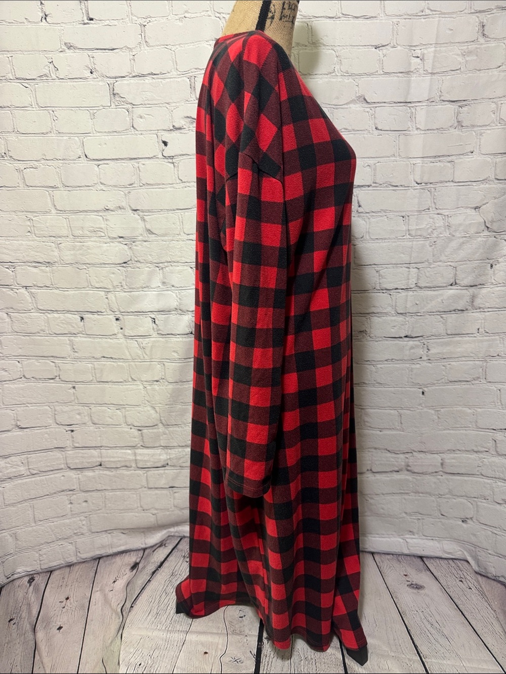 EUC 32 Degrees Heat Sleepwear Red and Black Buffalo Plaid Long Sleeve Nightgown - Picture 3 of 7